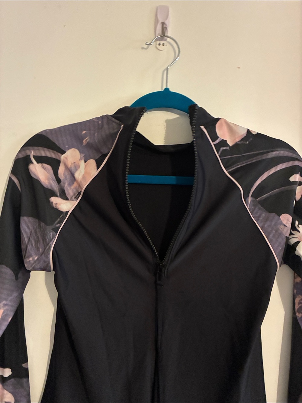 all in motion Black Swim RashGuard Pink Floral-Print Sleeves Sz M Never Worn - Picture 3 of 9